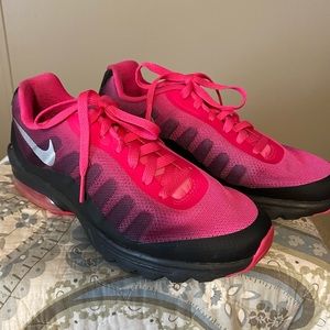Womens Nike Air Athletic Shoe size 8.5